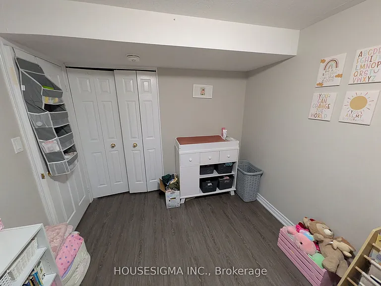 90 Penelope Dr — Photo 9