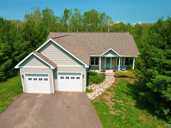 46750 Paradise Rd, Houghton, MI 49931