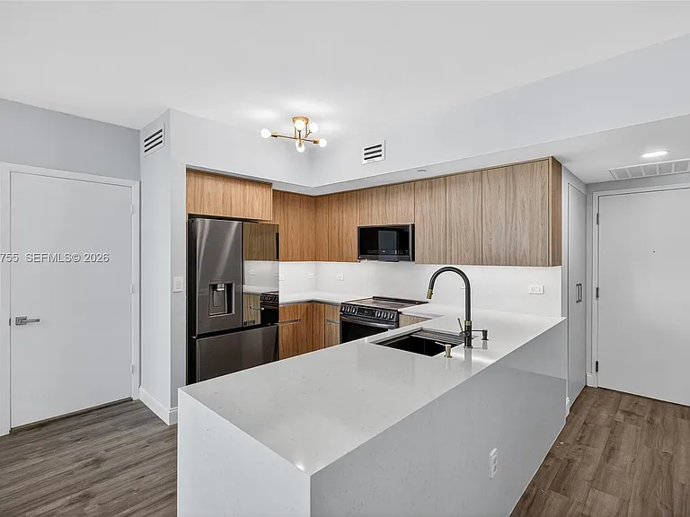 350 S Miami Ave #1705 — Photo 1