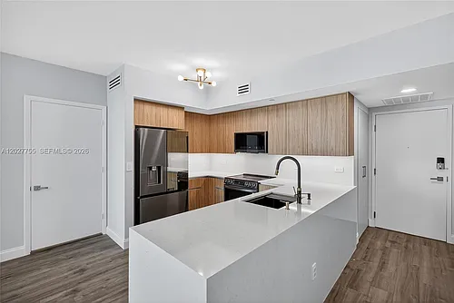 350 S Miami Ave #1705 Photo 1