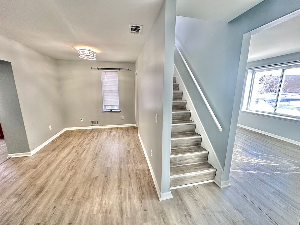 1st image of 1751 Clara St