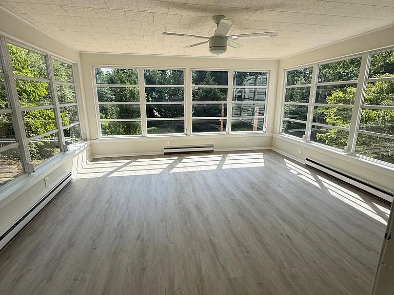 1131 Marion Ave — Photo 5