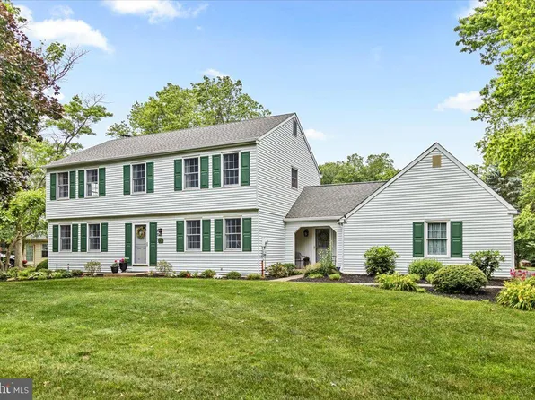 22 Tiffany Dr, Perkasie, PA 18944