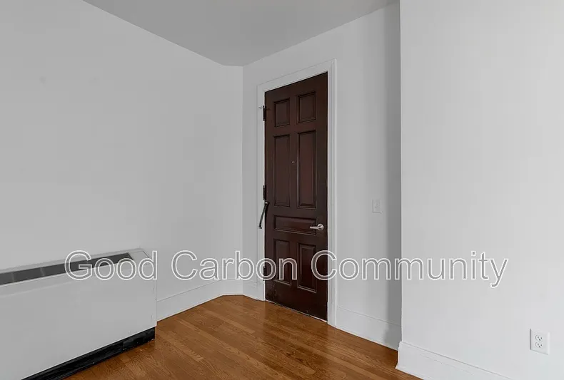 2 bed, 1.0 bath, 915 sqft, $1,900 — Photo 4