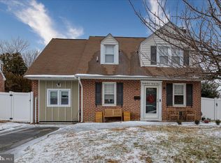 2323 S Gilinger Rd, Lafayette Hill, PA 19444