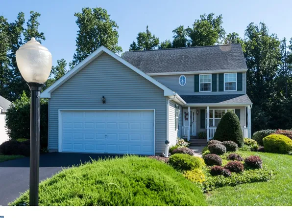 307 Deer Track Ct, West Grove, PA 19390