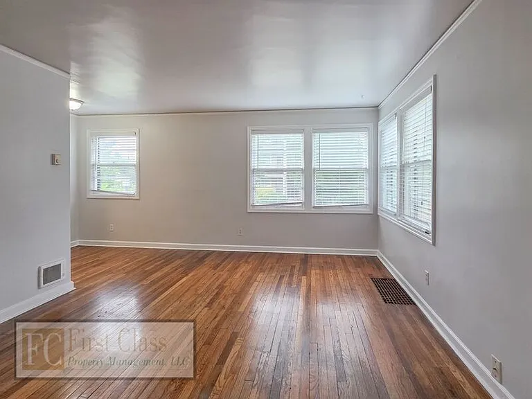 5735 N Montana Ave — Photo 7