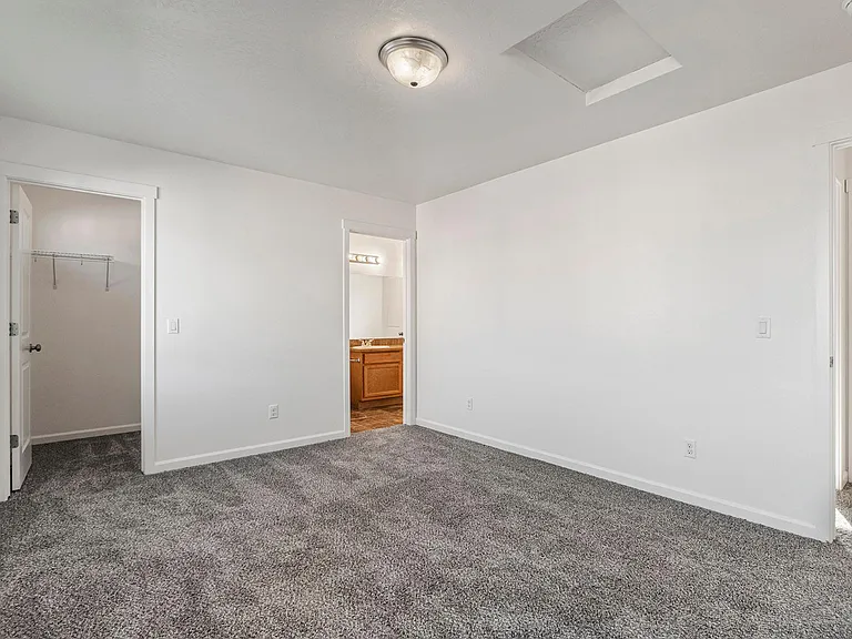 7761 Wyeth Ct — Photo 29