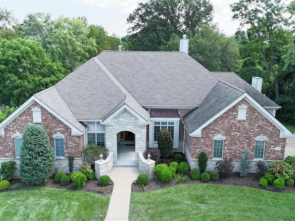 568 Graeser Rd, Saint Louis, MO 63141