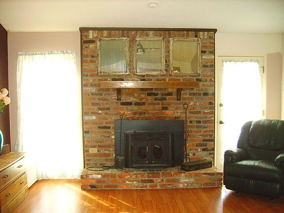4th image of 245 White Oak Way