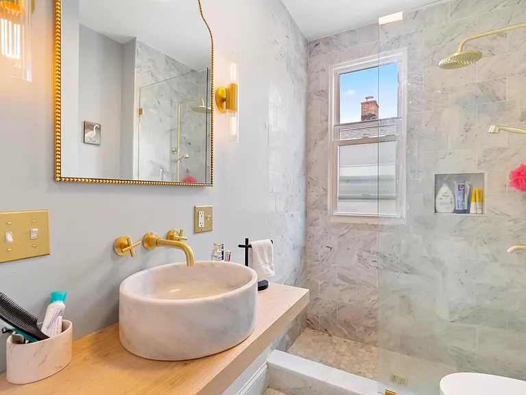 252 State St — Photo 12