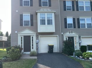 7835 Red Hawk Ct, Breinigsville, PA 18031