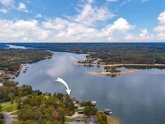 Image 5: Lake Location