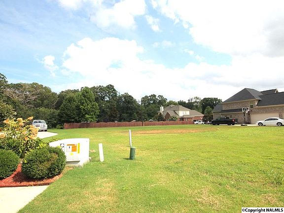 2nd image of 202 Hawks Crest Dr NW