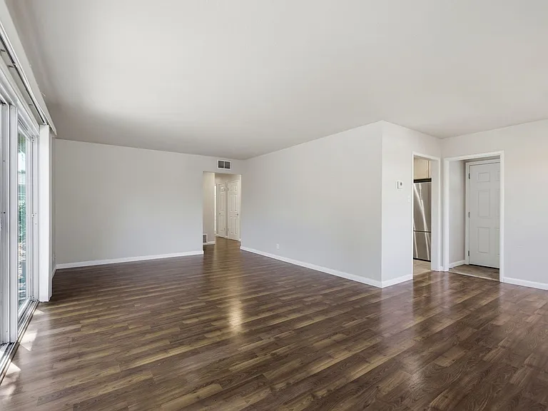 1835 Sandalwood Dr — Photo 8
