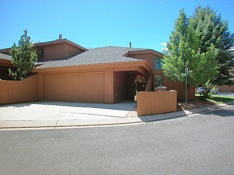 Rare end-unit in popular complex