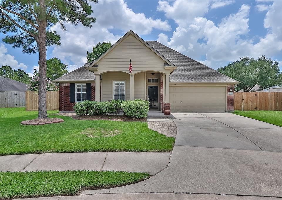 1st image of 14903 Emerald Moss Ct