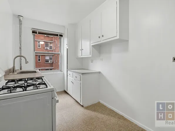 570 Grand Street image 7 of 19