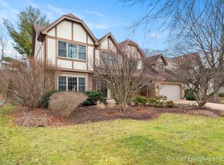 909 Eddystone Cir, Naperville, IL 60565