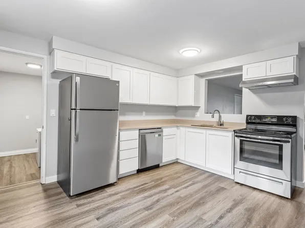 1365CEDA, 1365 SE Cedar St APT 4, Hillsboro, OR 97123