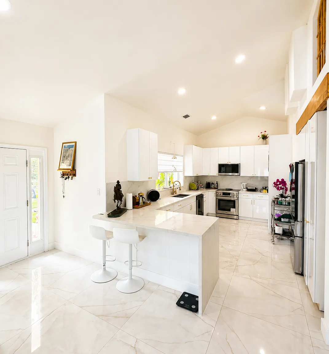 3 bed, 1700 sqft, $4,300 — Photo 1