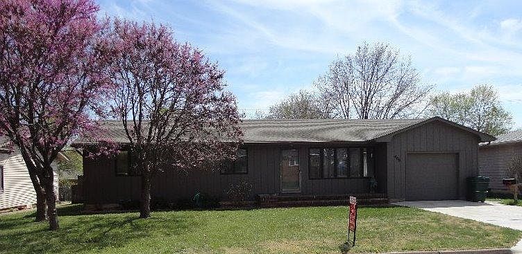 1st image of 408 Hillside St