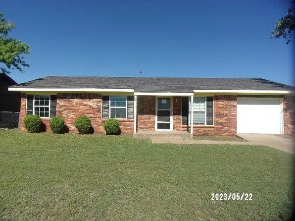 103 S 21st St, Frederick, OK 73542