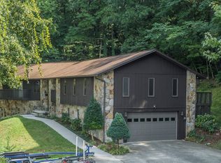 6700 Arapahoe Ln, Knoxville, TN 37918