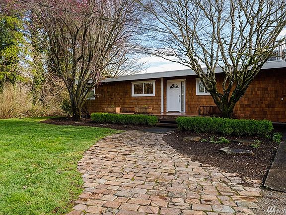 3rd image of 4520 325th Ave SE
