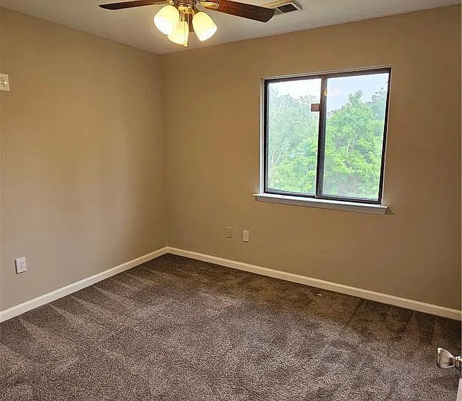 1016 Dogwood Ct — Photo 11