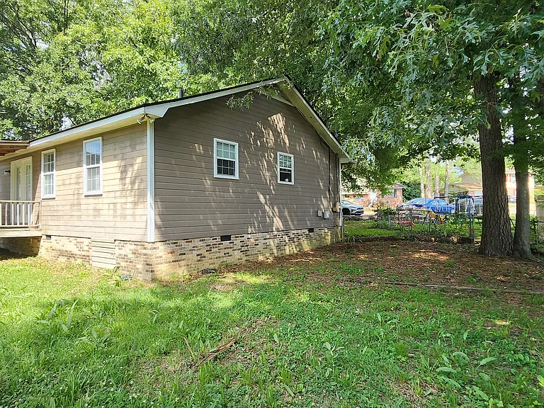 132 Pineview St — Photo 20
