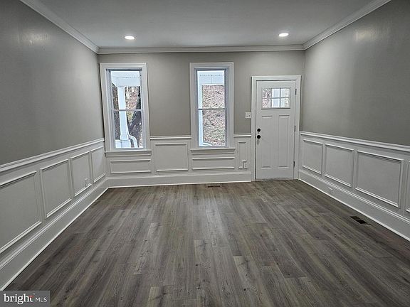 5th image of 278 Fountain St