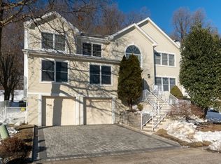 7 Sycamore Way, Warren Twp., NJ 07059