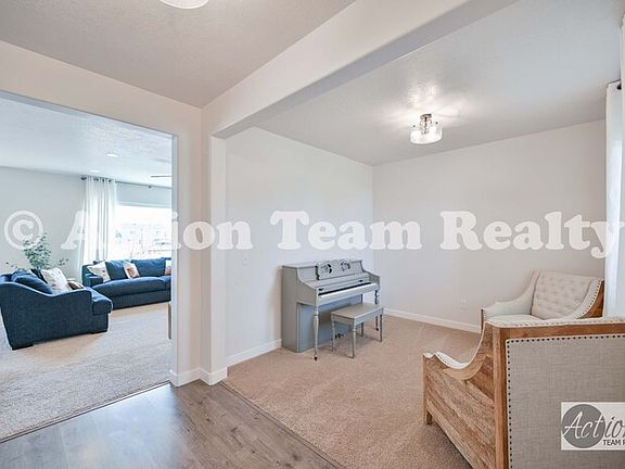 5th image of 712 S Hobby Horse Ln