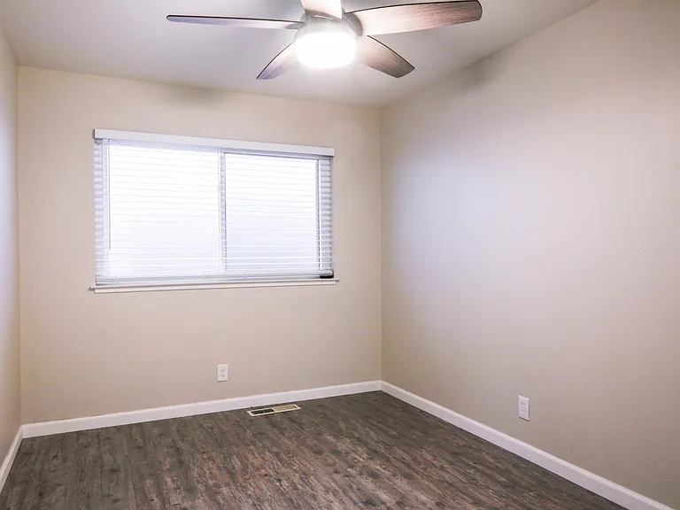 1685 Whitwood Ln #1 — Photo 8