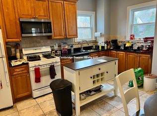 20 Thorpe St #1R, Somerville, MA 02143