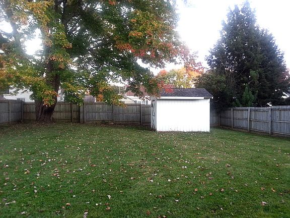 4th image of 120 Floyd Ave
