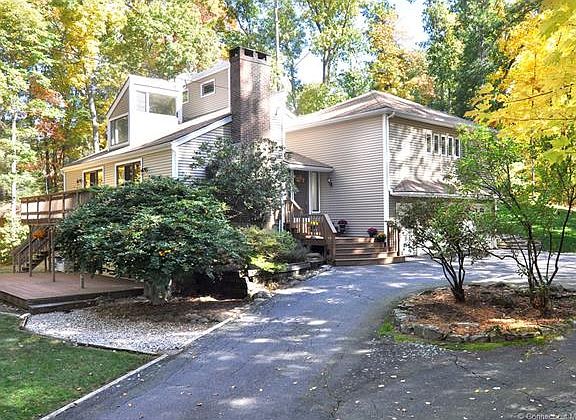 2nd image of 90 Brookridge Dr
