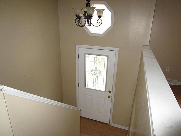 3rd image of 206 Smithview Dr