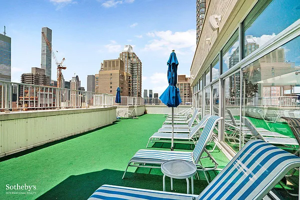 Rented by Sotheby's International Realty | media 21