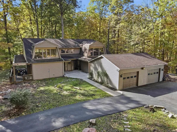 2210 Springmill Rd, Fort Wayne, IN 46845