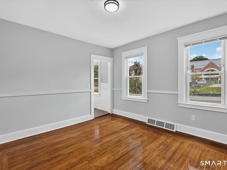 15 Plant St #1 — Photo 12
