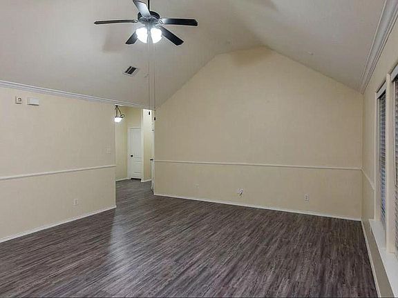 3rd image of 1622 Hillside Dr