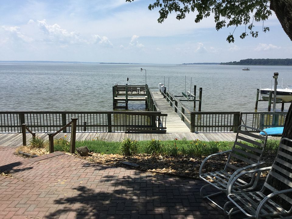 1st image of 20658 Waterside Dr