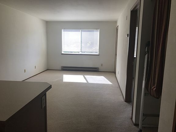 5th image of 4550 7th Ave NE APT 202