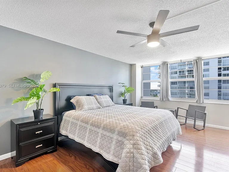 18031 Biscayne Blvd #1401 — Photo 30