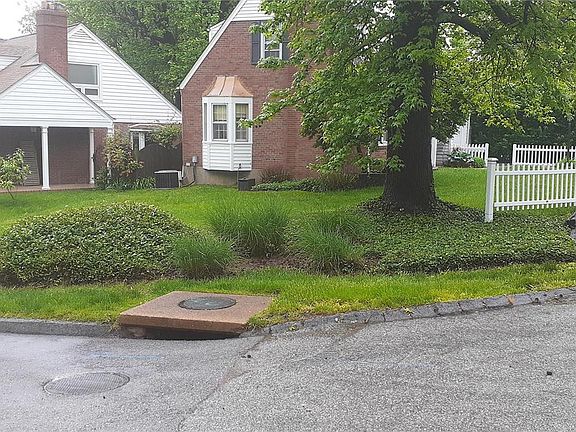 3rd image of 16 Lakeview Dr