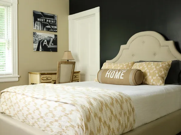 14 Parry Ave, Highland Falls, NY 10928