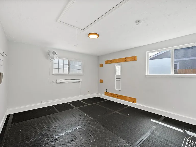 62 Queets St — Photo 13