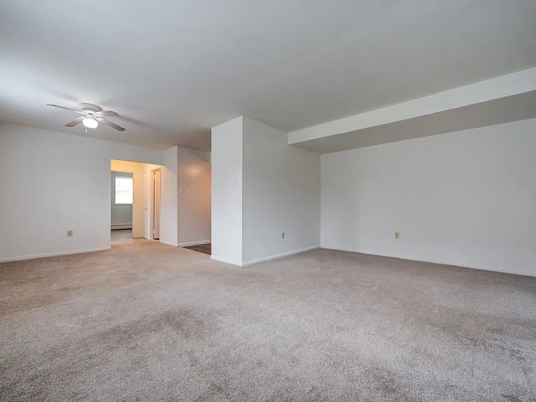South Mountain Apartment Homes — Photo 9